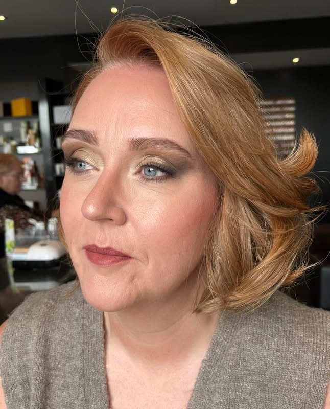 Finished makeup look at Glow